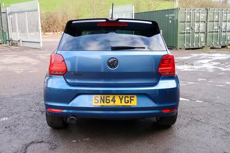 VOLKSWAGEN POLO