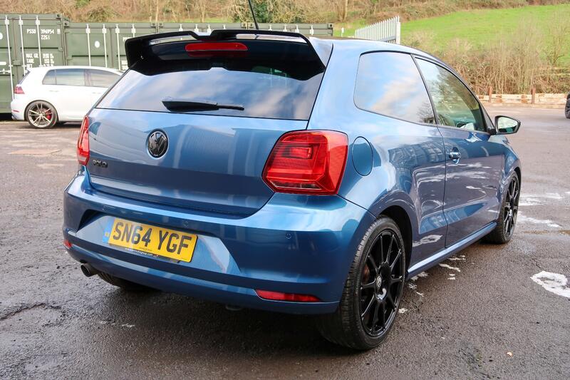 VOLKSWAGEN POLO