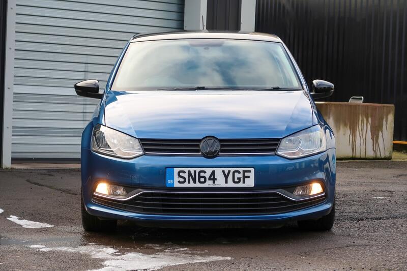 VOLKSWAGEN POLO
