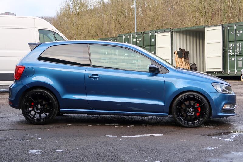 VOLKSWAGEN POLO