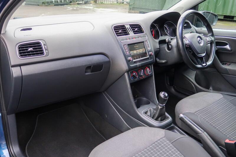 VOLKSWAGEN POLO